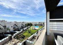 Resale - Villa / Parhus - Torrevieja - Aguas Nuevas