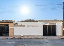 Resale - Villa / Parhus - Torrevieja - El chaparral