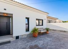 Resale - Villa / Parhus - Torrevieja - El chaparral