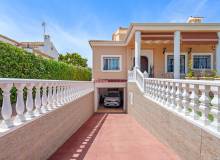 Resale - Villa / Parhus - Torrevieja - La Mata