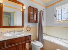 Resale - Villa / Parhus - Torrevieja - La Mata