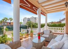 Resale - Villa / Parhus - Torrevieja - La Mata