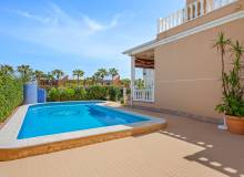 Resale - Villa / Parhus - Torrevieja - La Mata