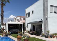 Resale - Villa / Parhus - Torrevieja - La Siesta - El Salado -  Torreta