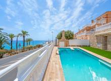 Resale - Villa / Parhus - Torrevieja
