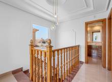 Resale - Villa / Parhus - Torrevieja