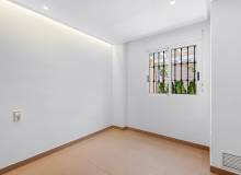 Resale - Villa / Parhus - Torrevieja