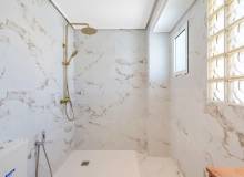 Resale - Villa / Parhus - Torrevieja