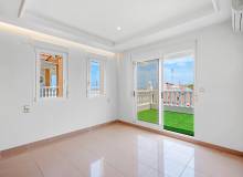 Resale - Villa / Parhus - Torrevieja