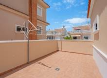 Resale - Villa / Parhus - Torrevieja