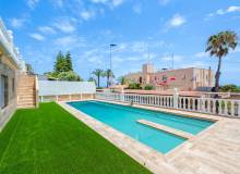 Resale - Villa / Parhus - Torrevieja