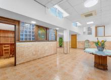 Resale - Villa / Parhus - Torrevieja