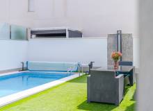 Resale - Villa / Parhus - Torrevieja