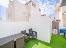 Resale - Villa / Parhus - Torrevieja