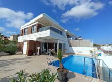 Resale - Villa / Parhus - Villamartin