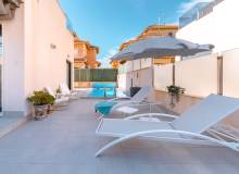 Resale - Villa / Semi detached - Aguas Nuevas-Nueva Torrevieja