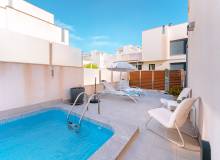 Resale - Villa / Semi detached - Aguas Nuevas-Nueva Torrevieja