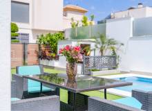 Resale - Villa / Semi detached - Aguas Nuevas-Nueva Torrevieja