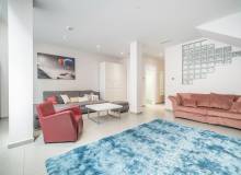Resale - Villa / Semi detached - Aguas Nuevas-Nueva Torrevieja
