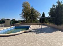 Resale - Villa / Semi detached - Albatera