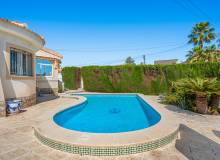 Resale - Villa / Semi detached - Ciudad Quesada