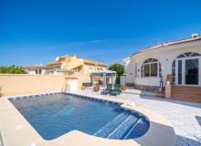 Resale - Villa / Semi detached - Ciudad Quesada