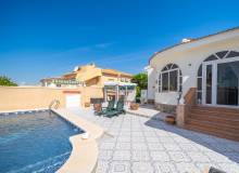 Resale - Villa / Semi detached - Ciudad Quesada
