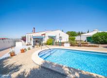 Resale - Villa / Semi detached - Ciudad Quesada