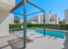 Resale - Villa / Semi detached - Ciudad Quesada
