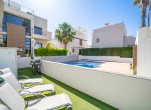 Resale - Villa / Semi detached - Ciudad Quesada