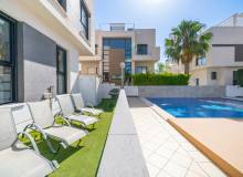 Resale - Villa / Semi detached - Ciudad Quesada