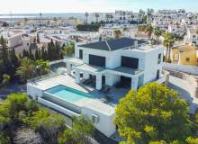 Resale - Villa / Semi detached - Ciudad Quesada