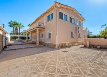 Resale - Villa / Semi detached - Ciudad Quesada