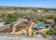 Resale - Villa / Semi detached - Crevillente