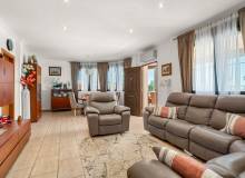 Resale - Villa / Semi detached - Crevillente