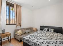 Resale - Villa / Semi detached - Crevillente