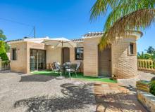 Resale - Villa / Semi detached - Crevillente