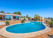 Resale - Villa / Semi detached - Crevillente