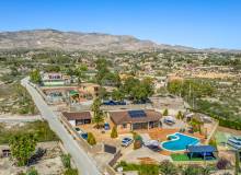 Resale - Villa / Semi detached - Crevillente