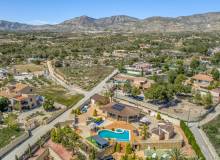 Resale - Villa / Semi detached - Crevillente