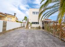Resale - Villa / Semi detached - Cuidad Quesada