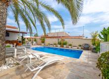 Resale - Villa / Semi detached - Cuidad Quesada