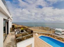 Resale - Villa / Semi detached - La Mata