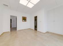 Resale - Villa / Semi detached - La Mata