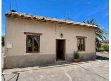 Resale - Villa / Semi detached - La Romana - Villas de la Romana