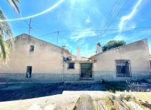Resale - Villa / Semi detached - La Romana - Villas de la Romana
