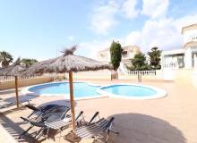 Resale - Villa / Semi detached - Lomas de Cabo Roig