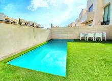 Resale - Villa / Semi detached - Los Dolses - Villamartín