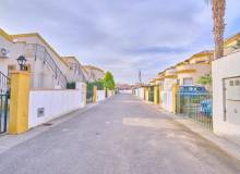 Resale - Villa / Semi detached - Los Montesinos - La Herrada