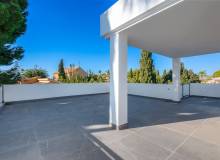 Resale - Villa / Semi detached - Orihuela Costa - Campoamor